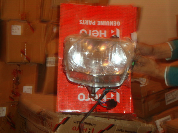Hero Hunk headlight
