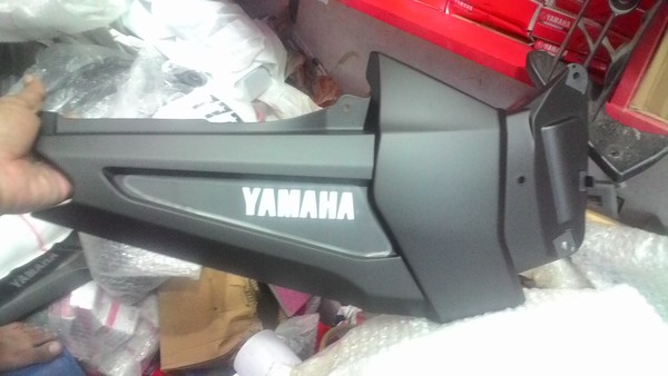 Yamaha Fazer Side Cover