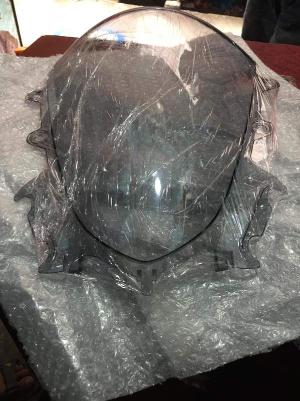 R15 V3 VISOR GLASS