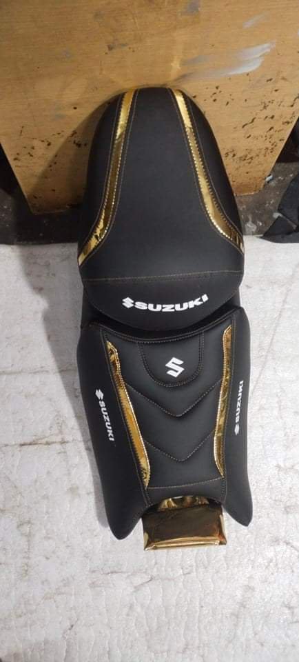 Suzuki GIXXER old double PART SEAT COVER modification BLACK &  white