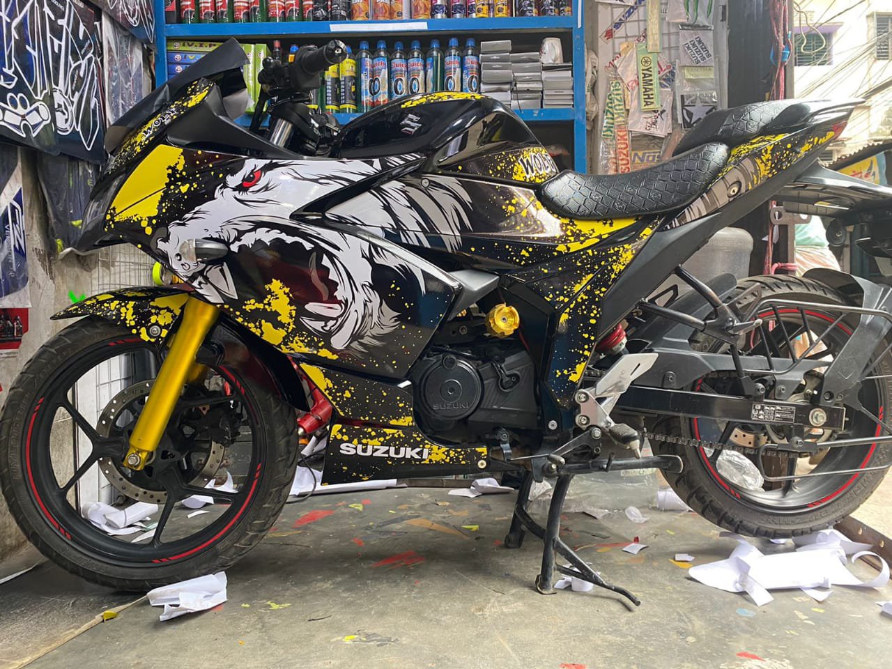 Suzuki gixxer sf fi wolf model black yellow decals sticker set