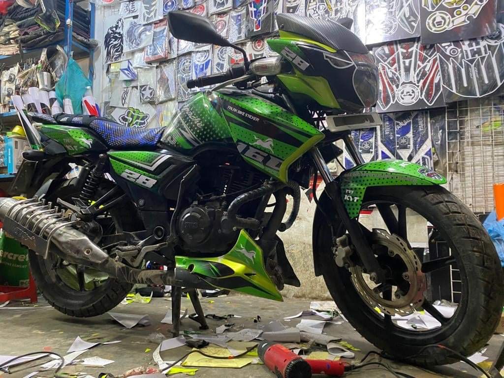 Rtr 2v green Dical Graphics sticker