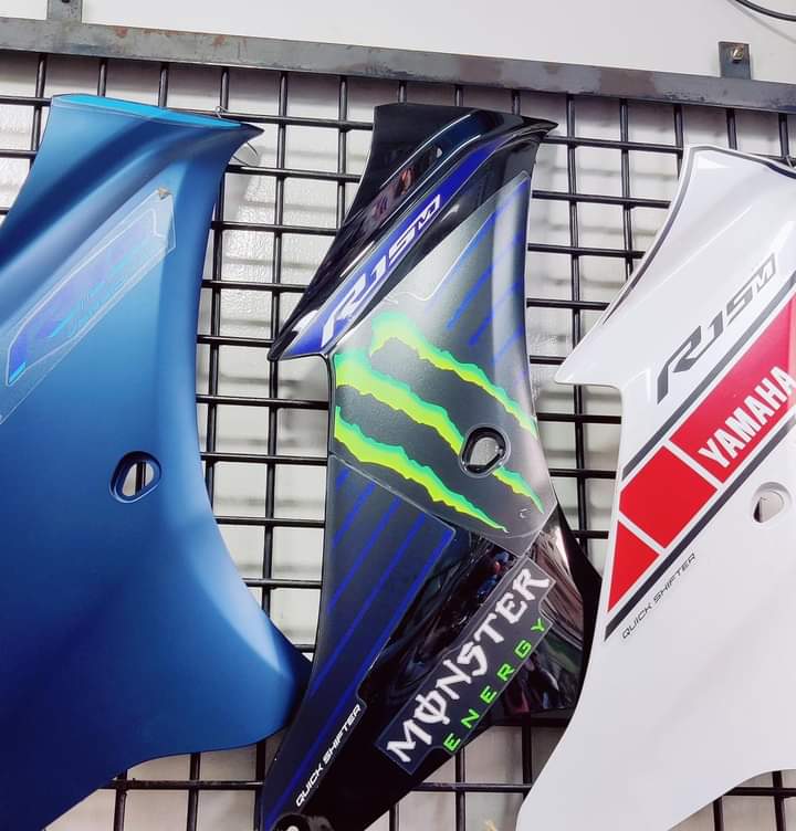 Yamaha R15M 1/2 part body kit part
