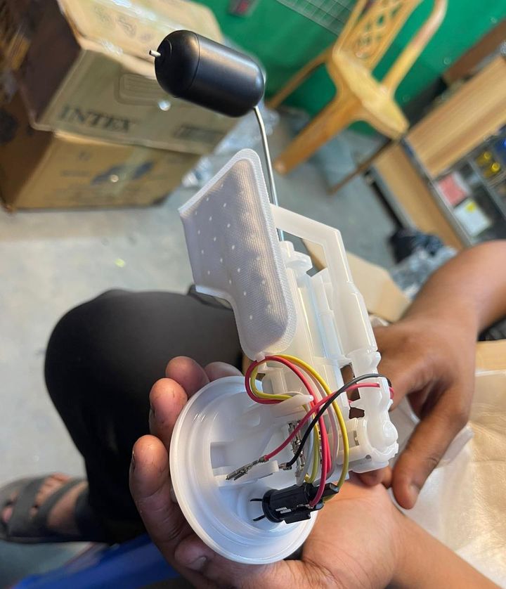 R15v3 Indian fuel pump original