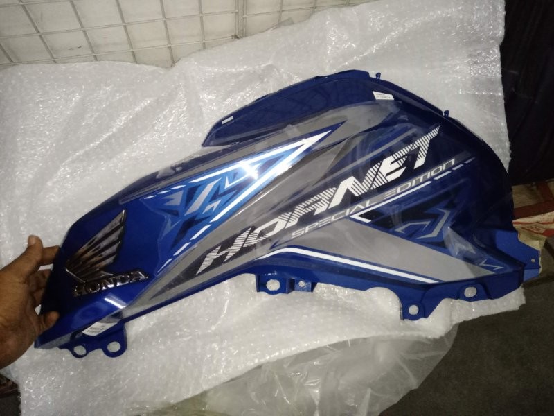 Honda hornet 160 special edition Tank cover blue