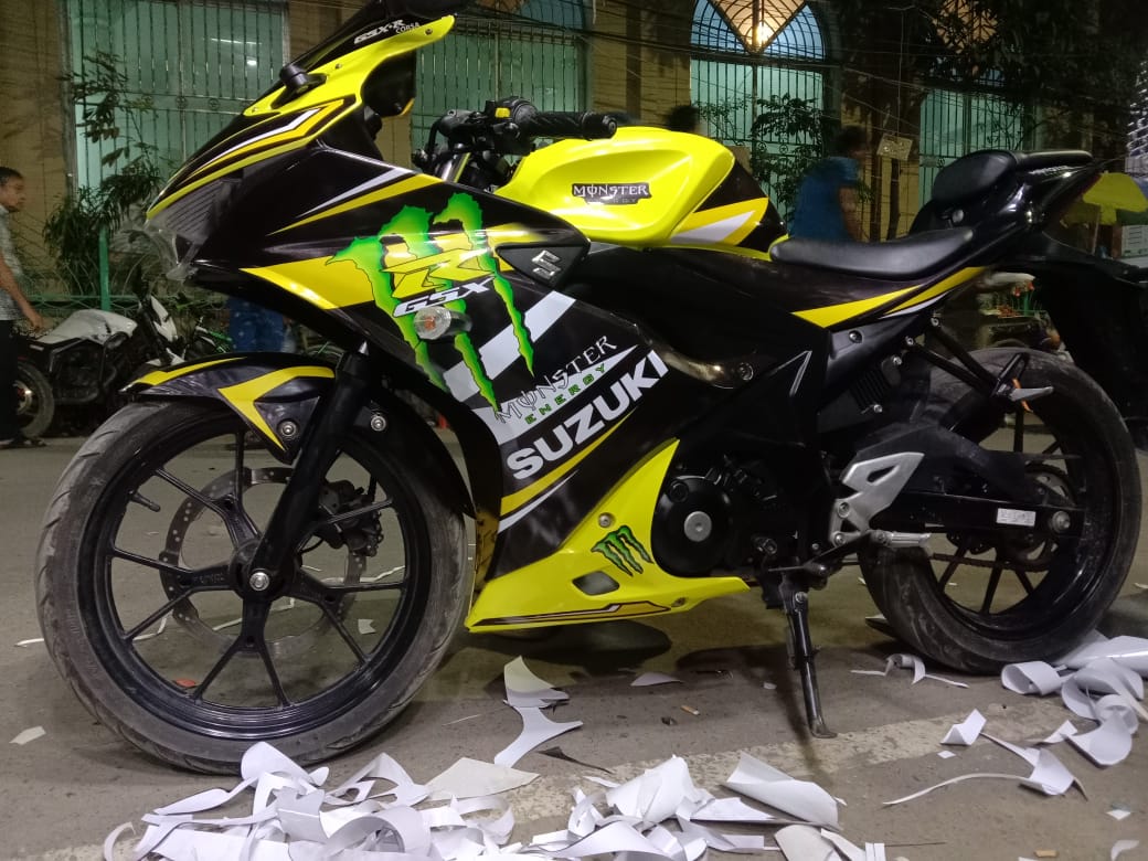 Suzuki Gsxr monster model  yellow bike decals