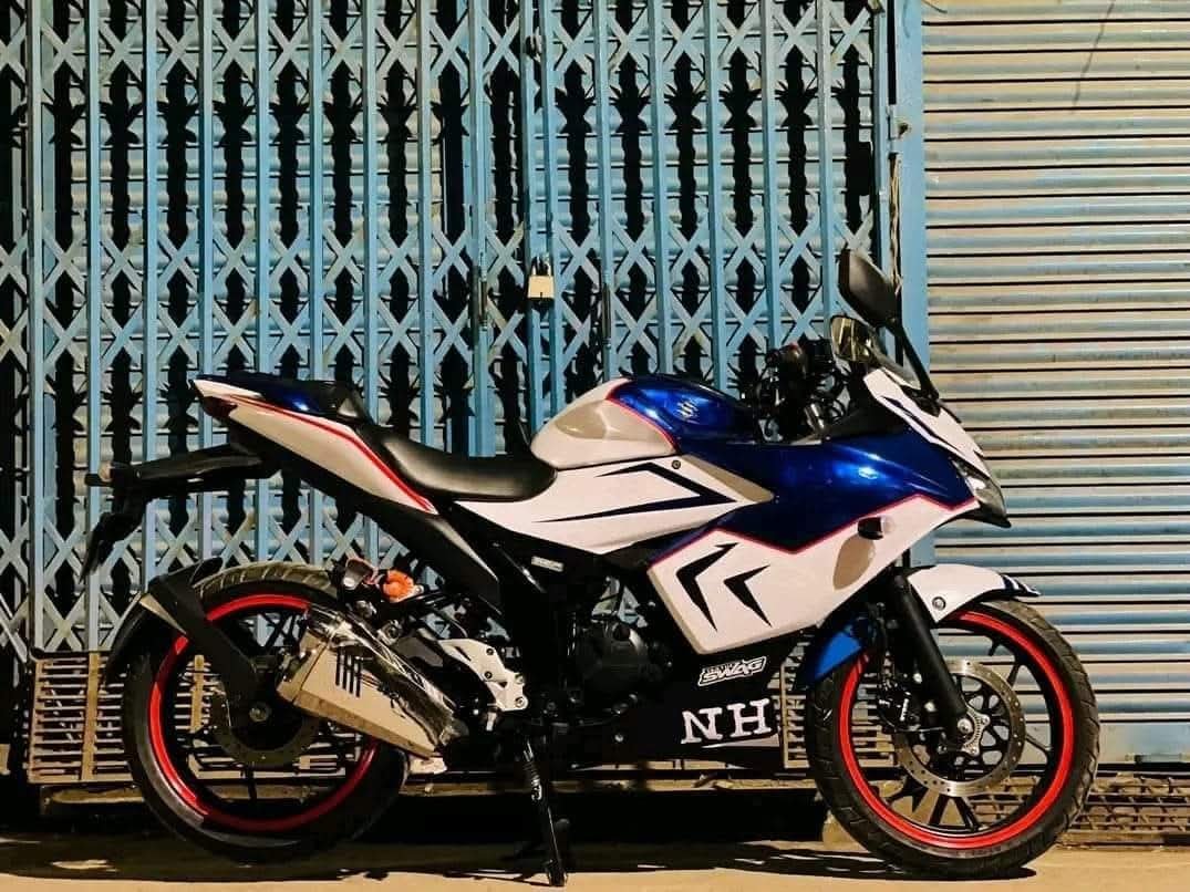 gixxer sf fi white colour  super premium quality mod decals sticker set